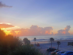 Beachside Bliss Ocean Views & Endless Fun Daytona Beach!